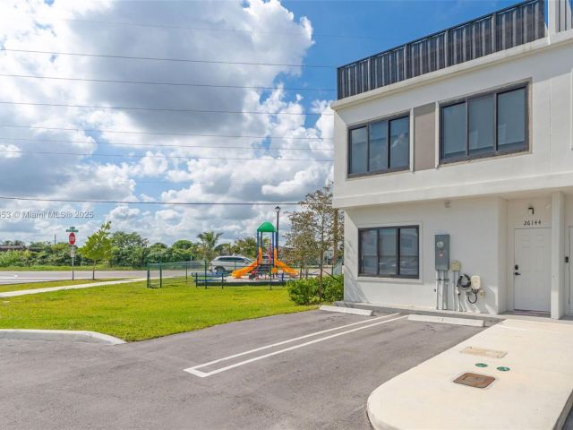 4-bedroom home for rent in Homestead - 26144 SW 146th Ct - MondialRealty