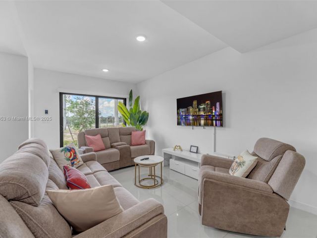 4-bedroom home for rent in Homestead - 26144 SW 146th Ct - MondialRealty