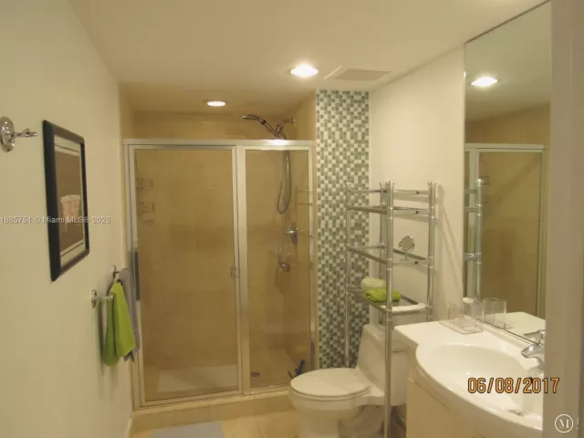 1-bedroom condo for rent in Hallandale Beach - 1830 S Ocean Dr 1509 - MondialRealty