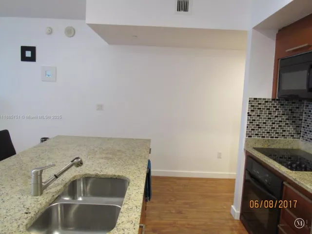 1-bedroom condo for rent in Hallandale Beach - 1830 S Ocean Dr 1509 - MondialRealty