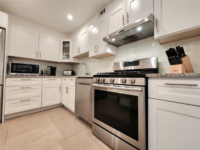 Apartment for sale  Unit #1218 - photo 6586759