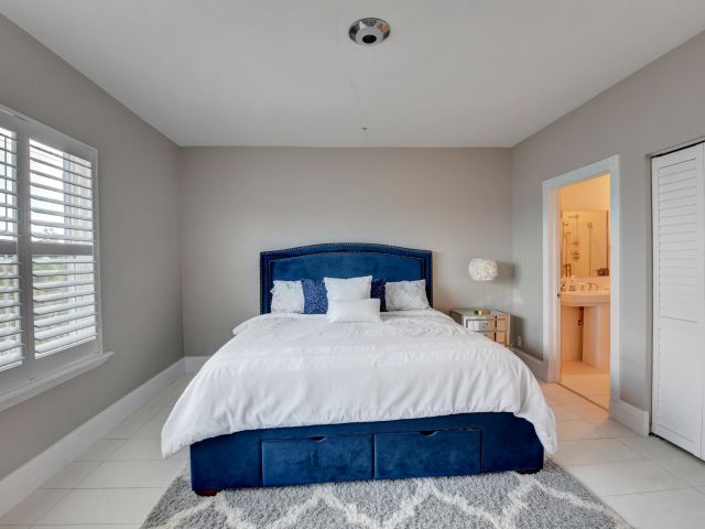 Home for rent at 71 NW 4th Avenue - photo 6594933