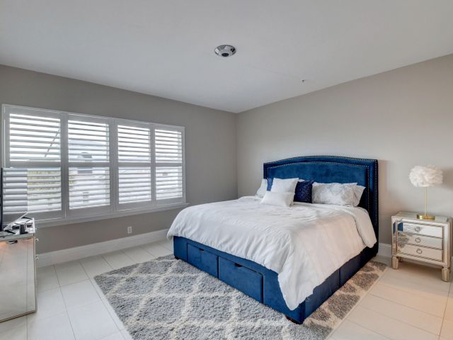 Home for rent at 71 NW 4th Avenue - photo 6594935