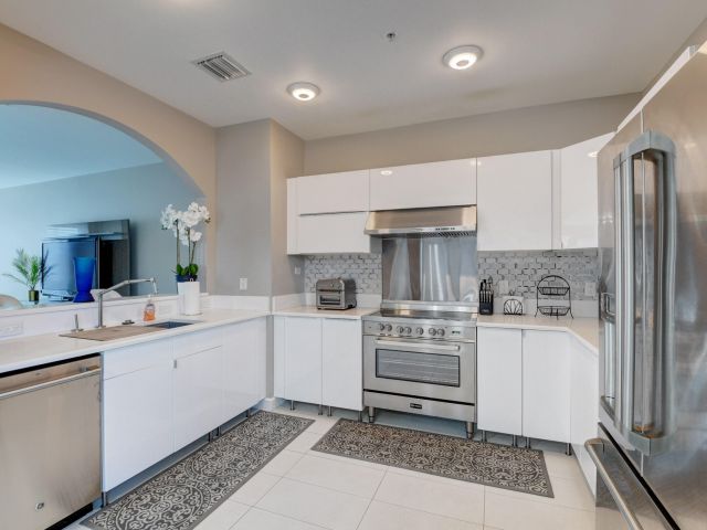 Home for rent at 71 NW 4th Avenue - photo 6594946