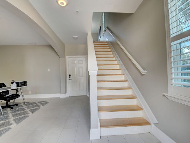 Home for rent at 71 NW 4th Avenue - photo 6594950