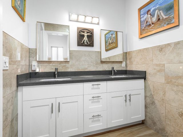 Home for sale at 951 NW 2nd Avenue - photo 6593146