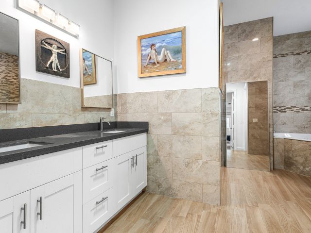 Home for sale at 951 NW 2nd Avenue - photo 6593147