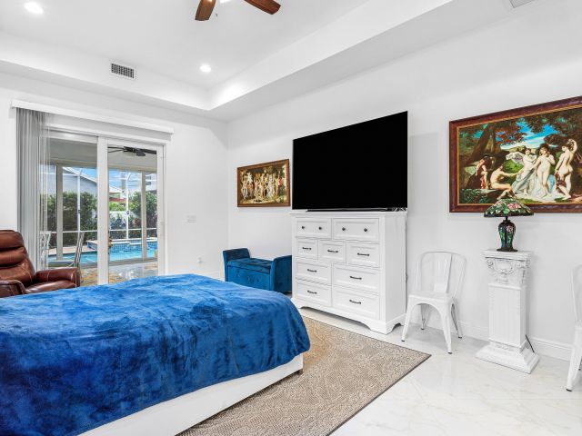 Home for sale at 951 NW 2nd Avenue - photo 6593149