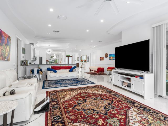 Home for sale at 951 NW 2nd Avenue - photo 6593151