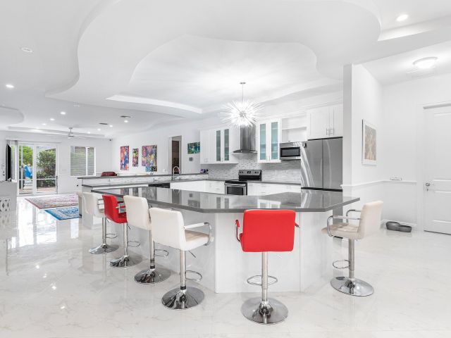 Home for sale at 951 NW 2nd Avenue - photo 6593159