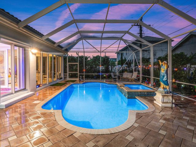 Home for sale at 951 NW 2nd Avenue - photo 6593162