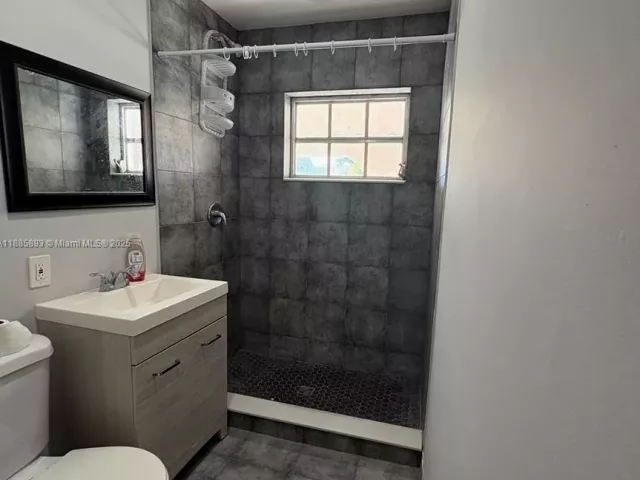 4-bedroom home for sale in Miami Gardens - 165 NW 192nd St - MondialRealty