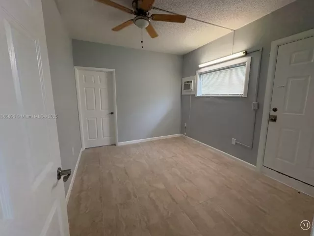 4-bedroom home for sale in Miami Gardens - 165 NW 192nd St - MondialRealty