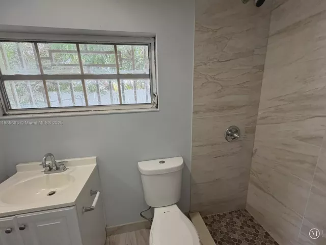 4-bedroom home for sale in Miami Gardens - 165 NW 192nd St - MondialRealty