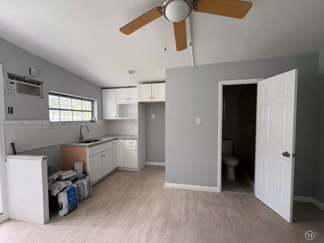 4-bedroom home for sale in Miami Gardens - 165 NW 192nd St - MondialRealty