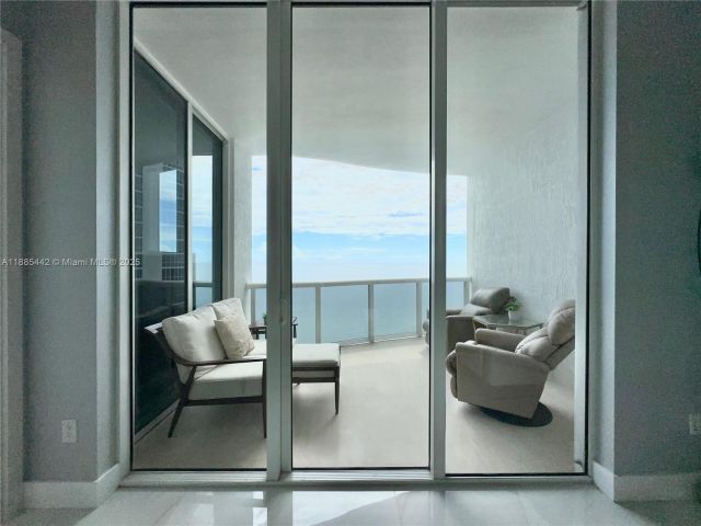 Apartment for rent  Unit #2406 - photo 6598437