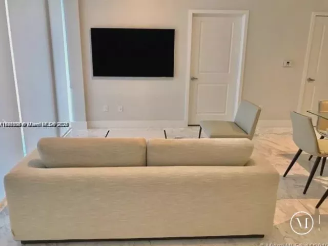 2-bedroom condo for sale in Sunny Isles Beach - 400 Sunny Isles Blvd 103 - MondialRealty