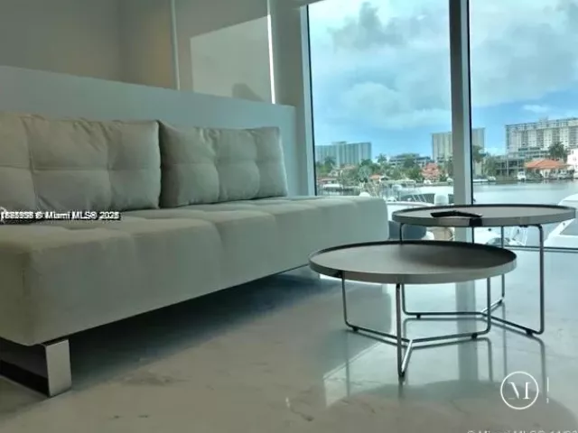 2-bedroom condo for sale in Sunny Isles Beach - 400 Sunny Isles Blvd 103 - MondialRealty