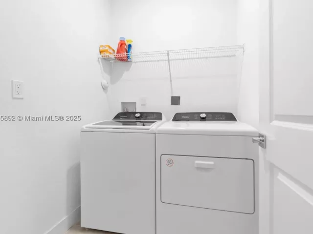 3-bedroom home for sale in Pembroke Pines - 110 SW 171st Way - MondialRealty