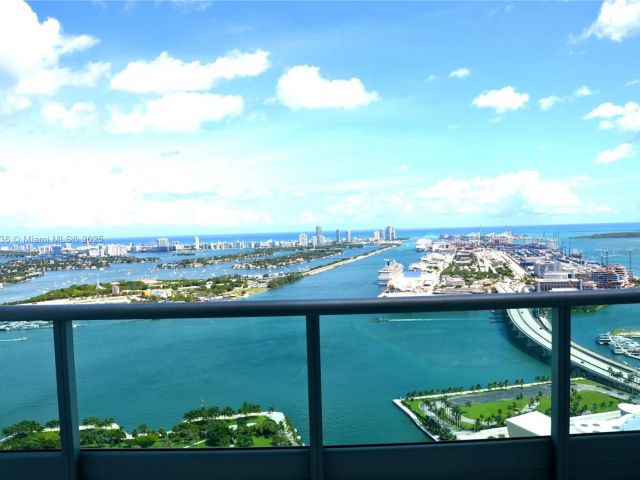 Apartment for sale  Unit #5104 - photo 6584935