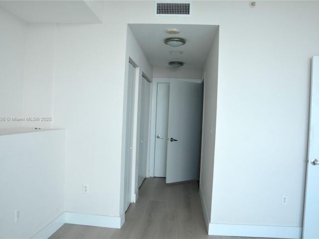 Apartment for sale  Unit #5104 - photo 6646662
