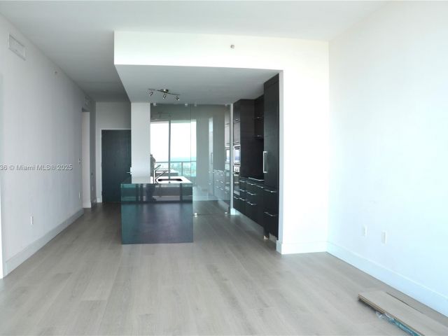 Apartment for sale  Unit #5104 - photo 6646671
