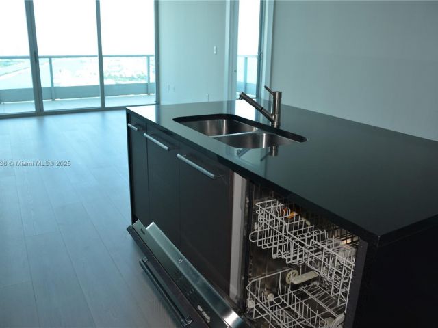 Apartment for sale  Unit #5104 - photo 6646675