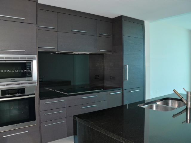 Apartment for sale  Unit #5104 - photo 6646676