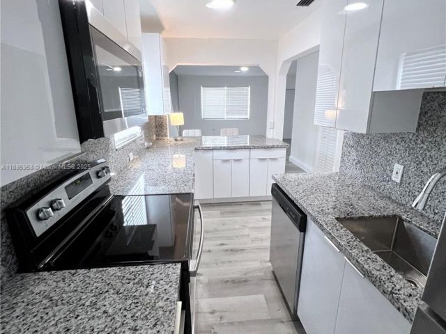 Home for rent at 140 NW 124th St 0 - photo 7494799