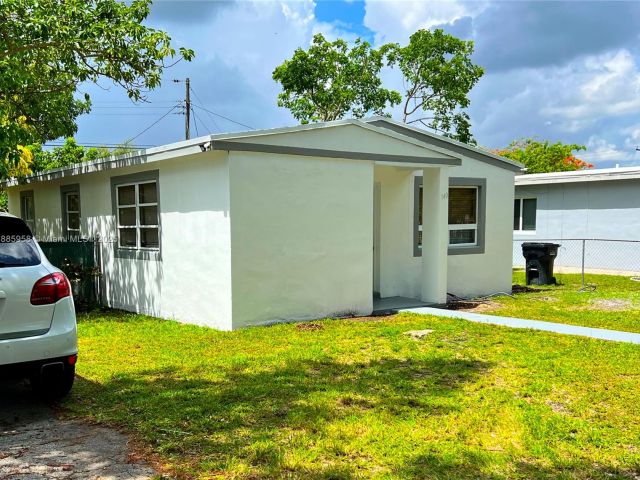 Home for rent at 140 NW 124th St 0 - photo 7494810