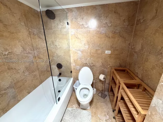 2-bedroom condo for sale in Miami Beach - 1500 Bay Rd 122S - MondialRealty