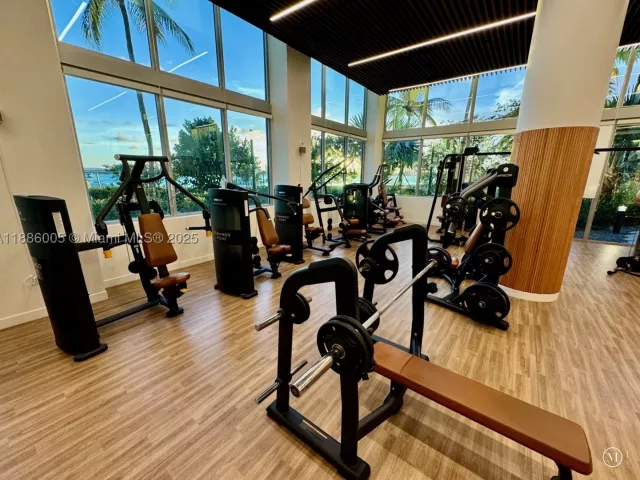 2-bedroom condo for sale in Miami Beach - 1500 Bay Rd 122S - MondialRealty