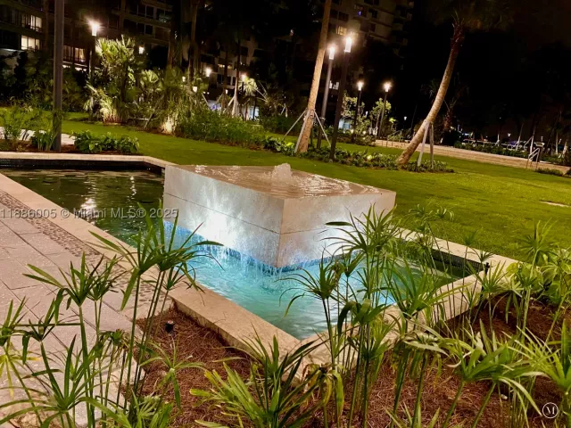 2-bedroom condo for sale in Miami Beach - 1500 Bay Rd 122S - MondialRealty
