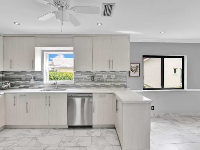 Home for sale at 7962 Cloverfield Circle - photo 6643470