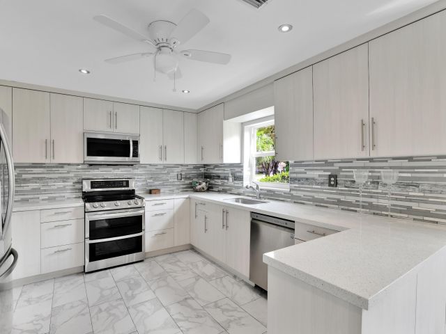 Home for sale at 7962 Cloverfield Circle - photo 6643471