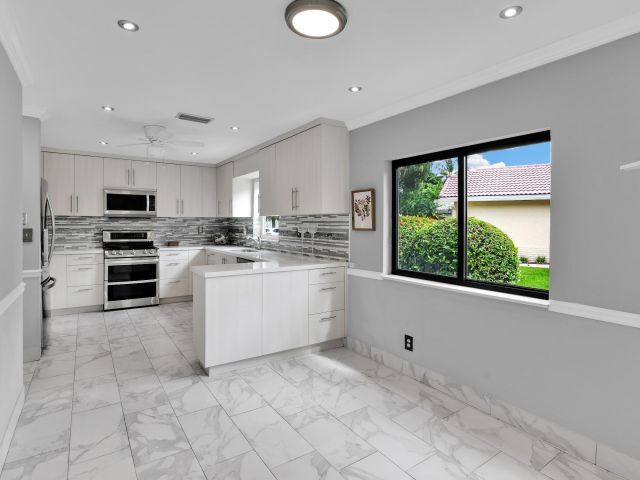 Home for sale at 7962 Cloverfield Circle - photo 6643472