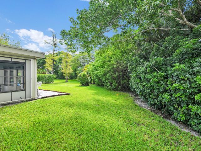 Home for sale at 7962 Cloverfield Circle - photo 6643485