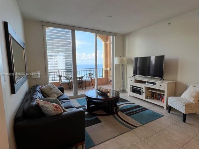 Apartment for rent  Unit #PH6 - photo 6610373