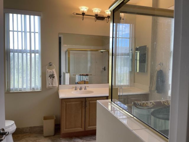 Home for rent at 552 NW 39th Circle NW - photo 6592859