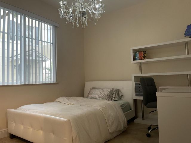 Home for rent at 552 NW 39th Circle NW - photo 6592866