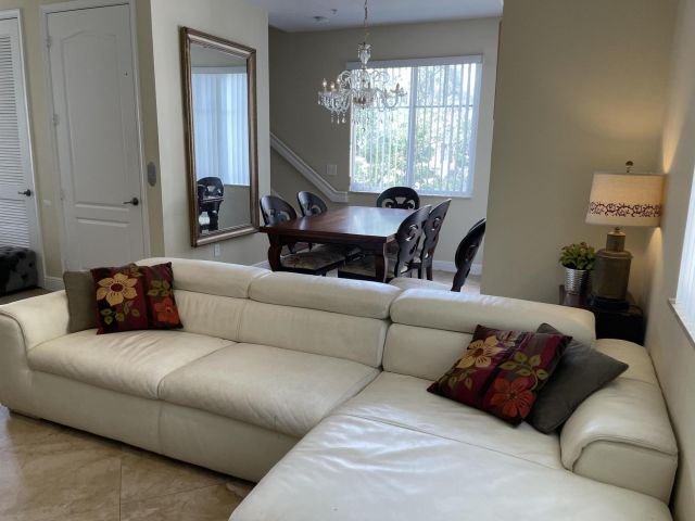 Home for rent at 552 NW 39th Circle NW - photo 6592867