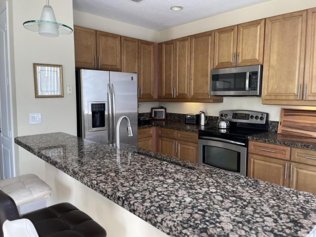 Home for rent at 552 NW 39th Circle NW - photo 6592873