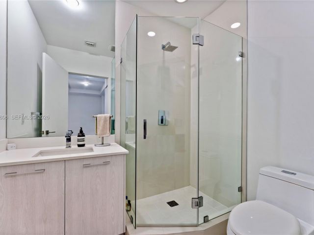 Apartment for sale  Unit #4205 - photo 6587109