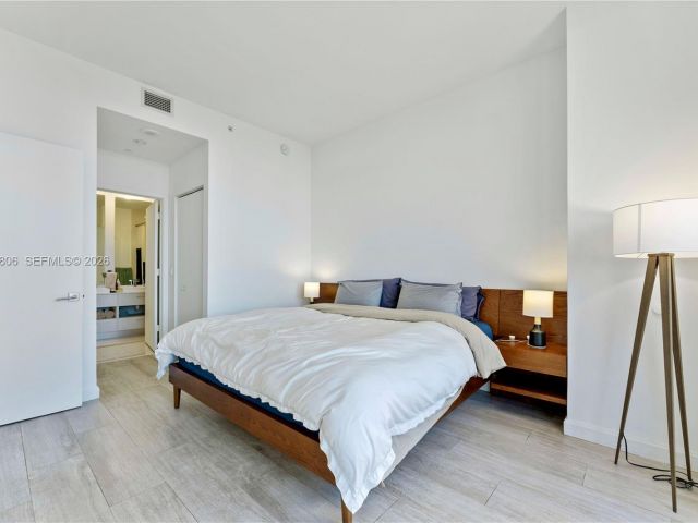 Apartment for sale  Unit #4205 - photo 6587110