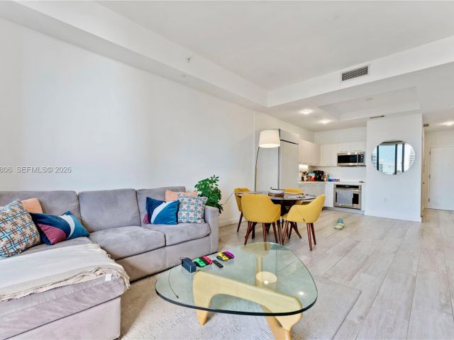 Apartment for sale  Unit #4205 - photo 6587118