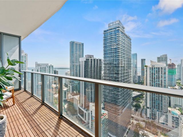 Apartment for sale  Unit #4205 - photo 6587119