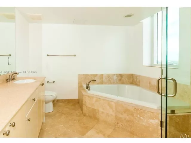 3-bedroom condo for sale in Hallandale Beach - 1745 E Hallandale Beach Blvd 2203W - MondialRealty