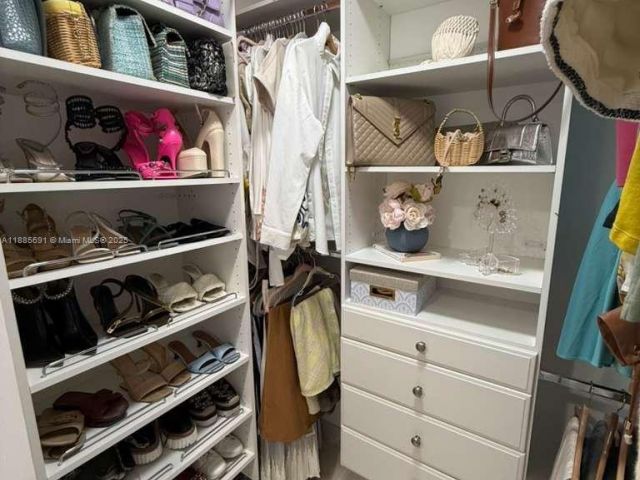 Apartment for sale  Unit #1408 - photo 6587197