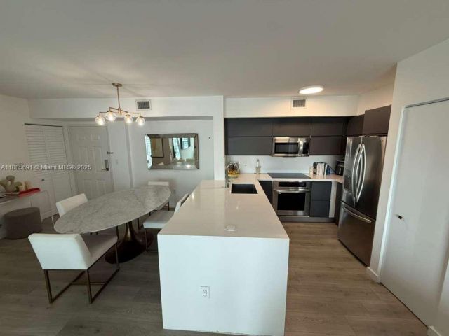 Apartment for sale  Unit #1408 - photo 6587203