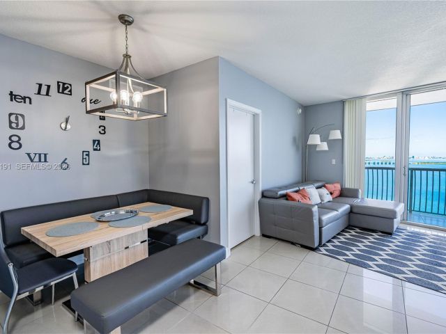 1-bedroom condo for rent in Miami - 1750 N Bayshore Dr 2301 - MondialRealty